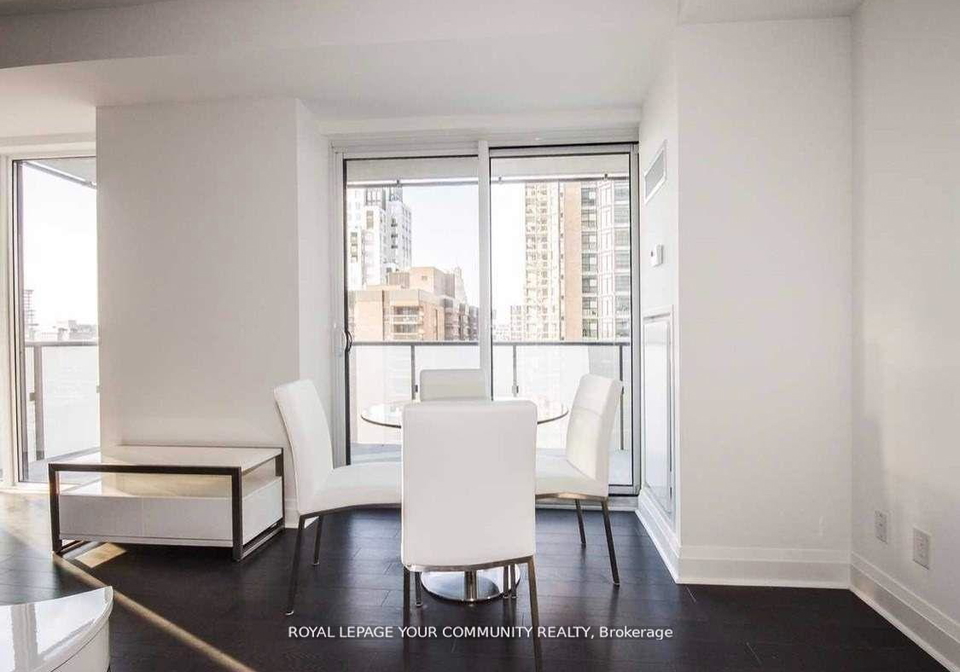 1080-bay-street-toronto-ontario-c12548824