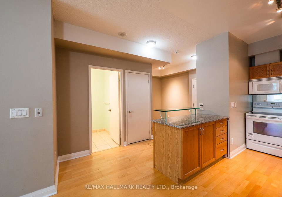220-victoria-street-toronto-ontario-c12549054