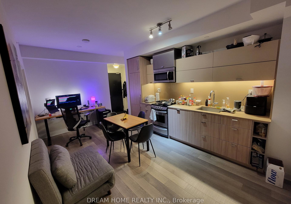 290-adelaide-street-w-toronto-ontario-c12549288