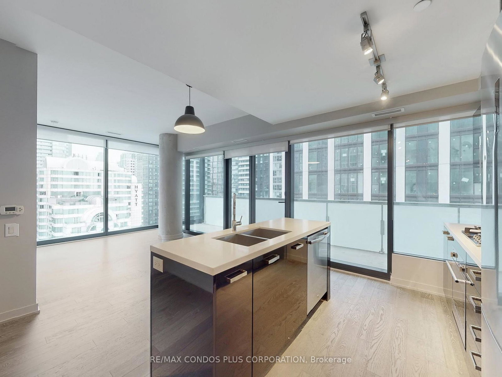 11-charlotte-street-toronto-ontario-c12550044