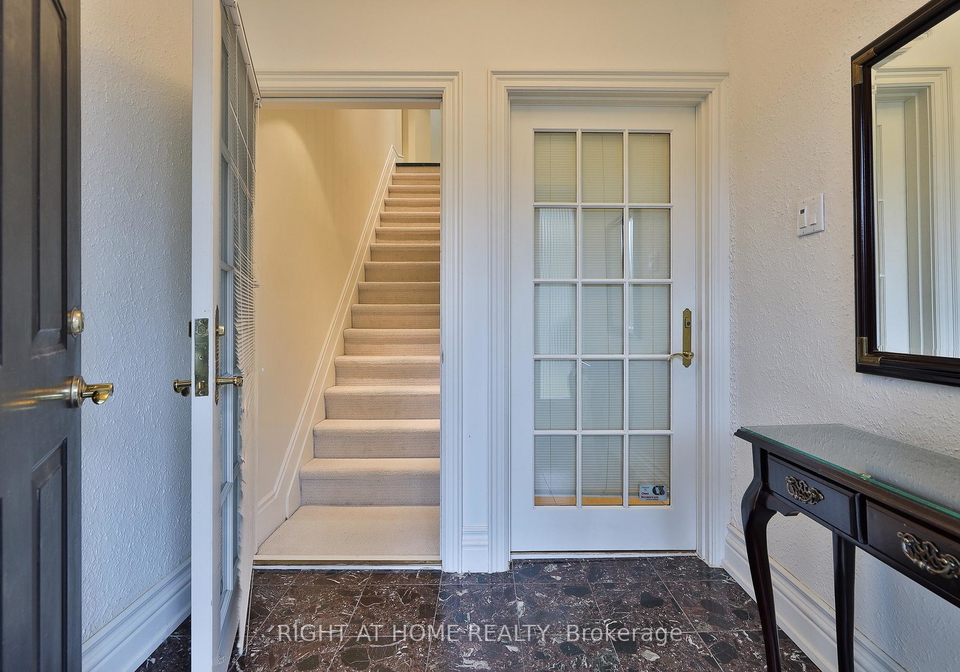 119-chaplin-crescent-toronto-ontario-c12550198