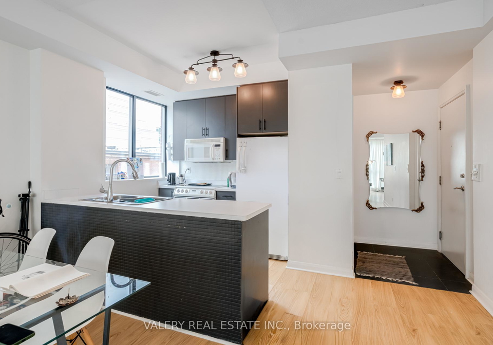 11-soho-street-toronto-ontario-c12550538
