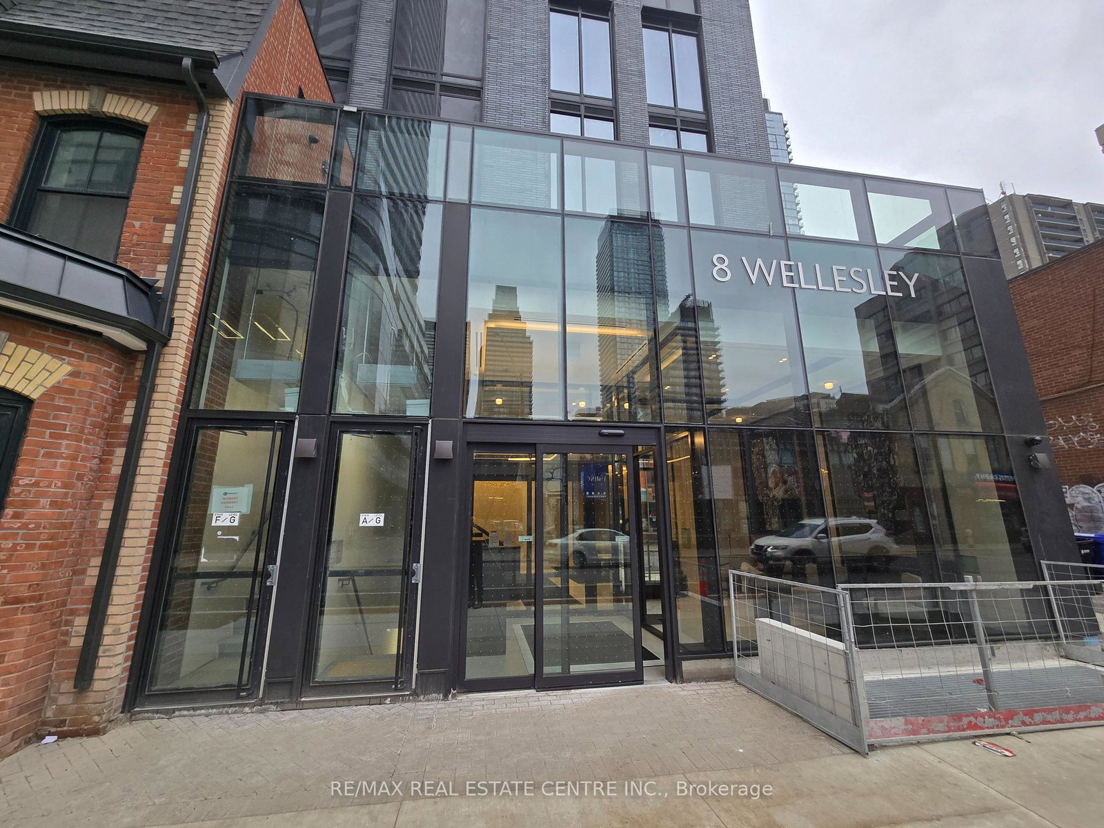 8-wellesley-st-w-street-toronto-ontario-c12550938