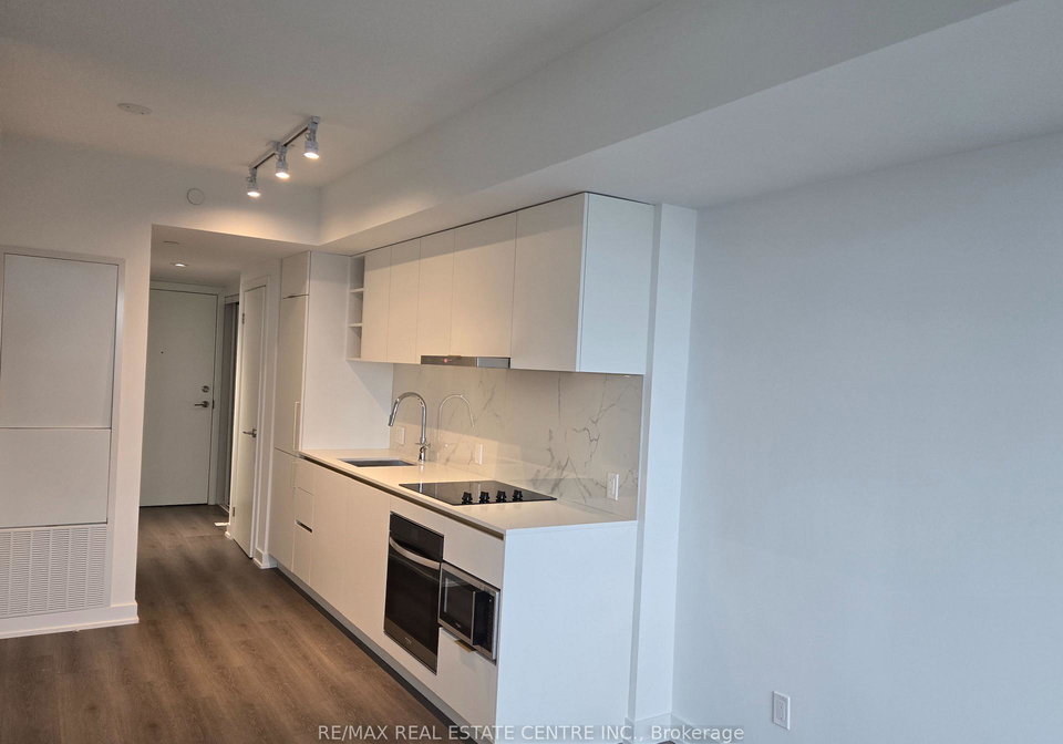 8-wellesley-st-w-street-toronto-ontario-c12550938