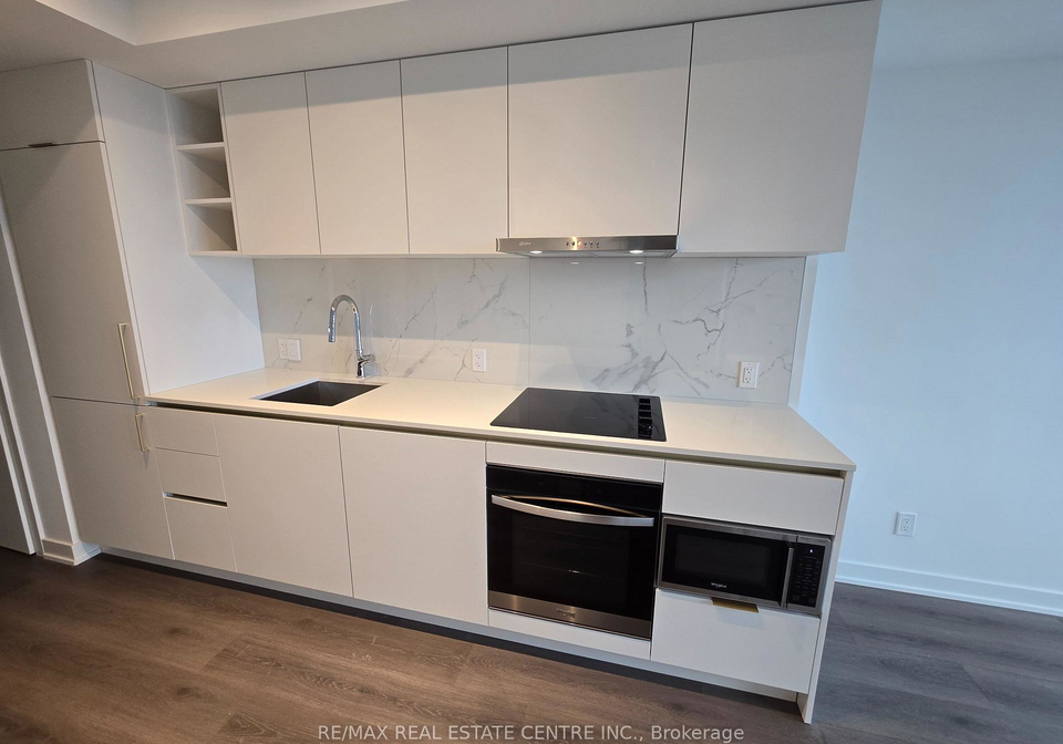 8-wellesley-st-w-street-toronto-ontario-c12550938