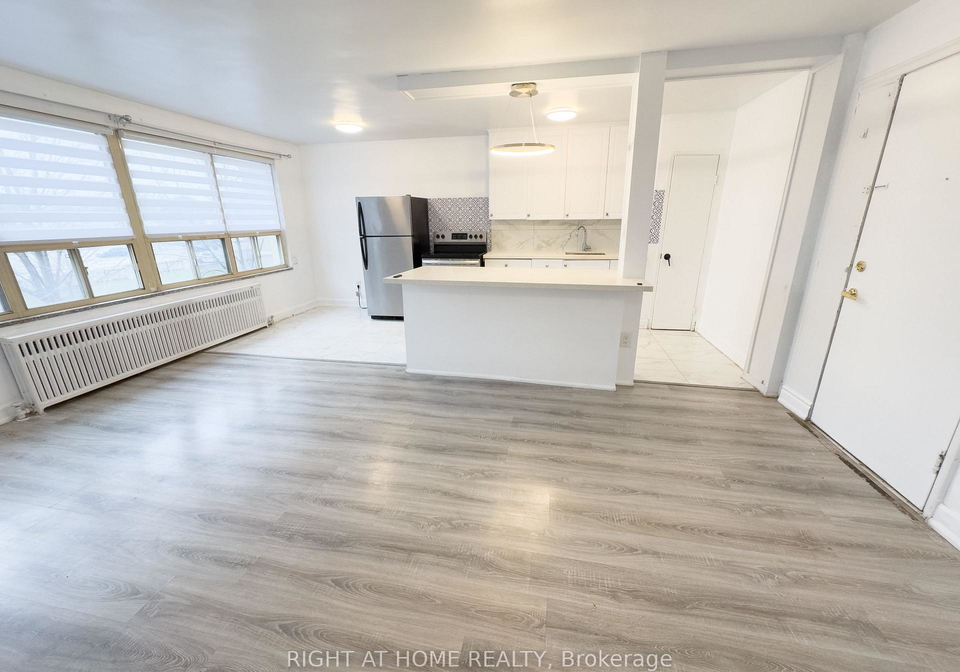 896-eglinton-avenue-e-east-york-ontario-c12551650