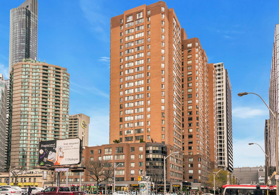 633-bay-street-toronto-ontario-c12551736