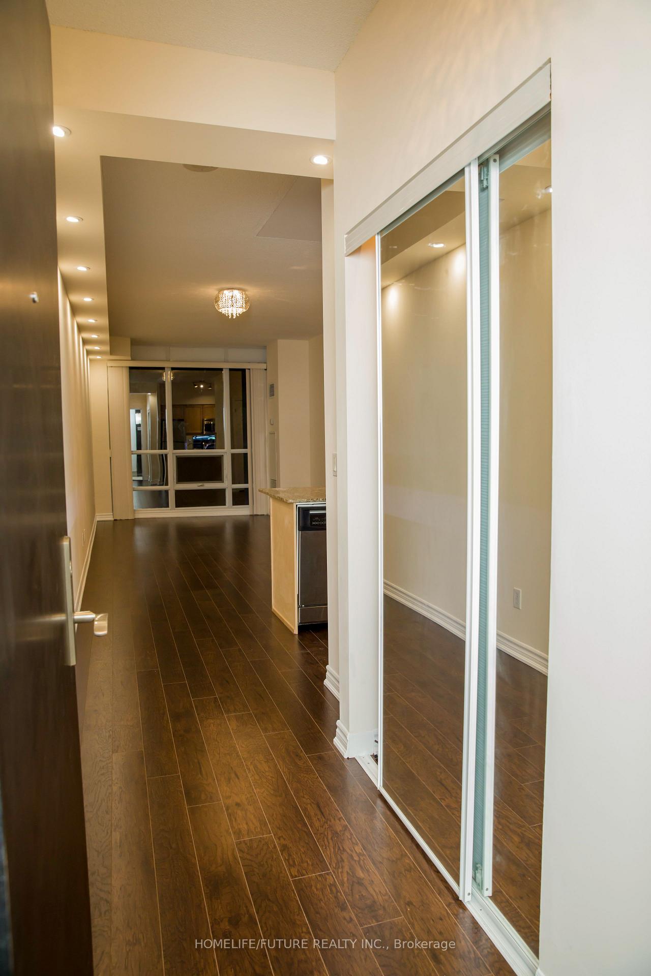 761-bay-street-toronto-ontario-c12553064