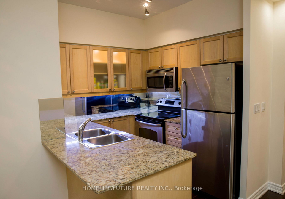761-bay-street-toronto-ontario-c12553064
