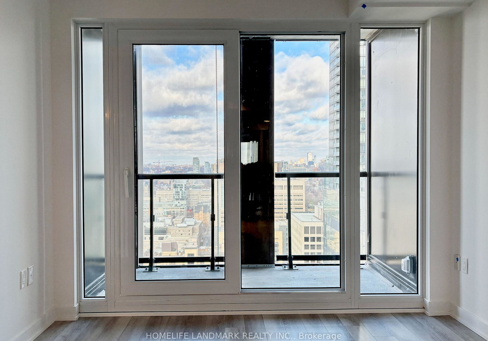 238-simcoe-street-toronto-ontario-c12553556