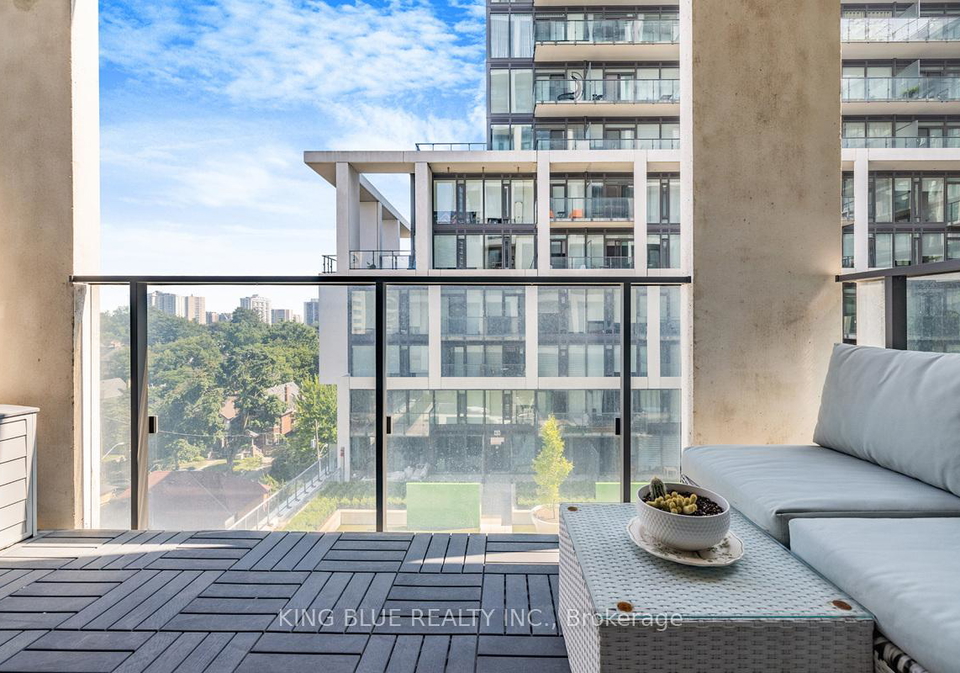 5-soudan-avenue-toronto-ontario-c12553622