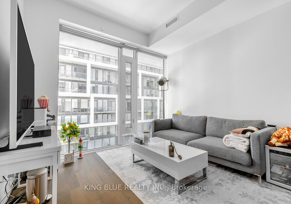 5-soudan-avenue-toronto-ontario-c12553622