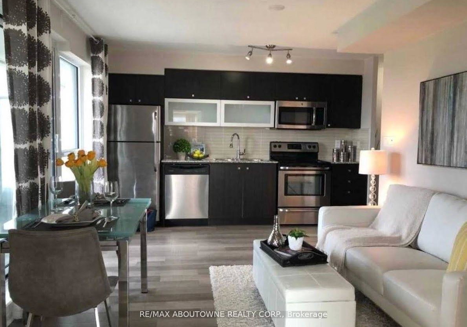 2015-sheppard-avenue-e-north-york-ontario-c12553656