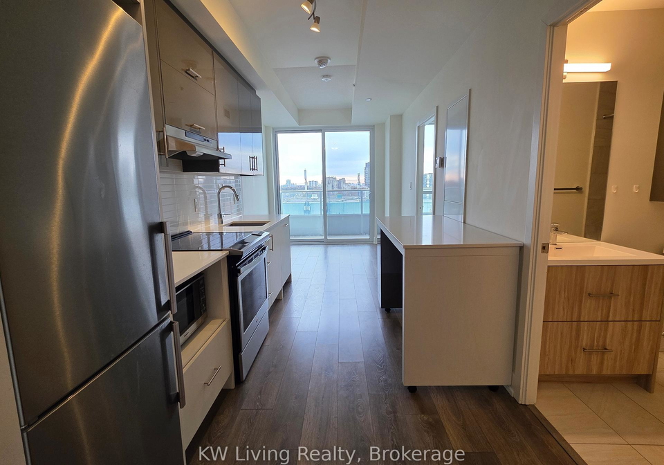 180-fairview-mall-drive-north-york-ontario-c12554194