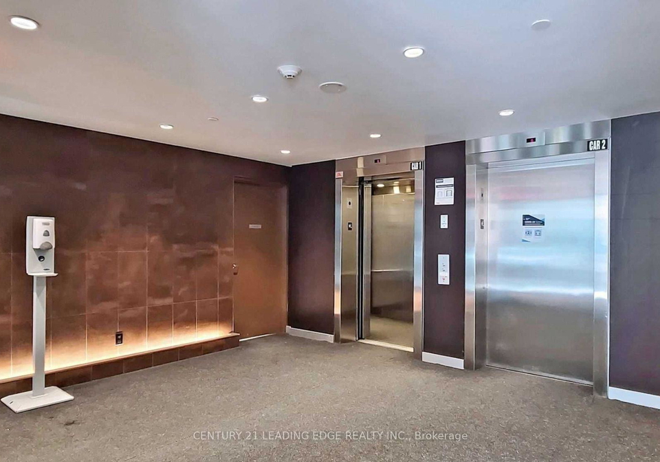 32-camden-street-toronto-ontario-c12554394