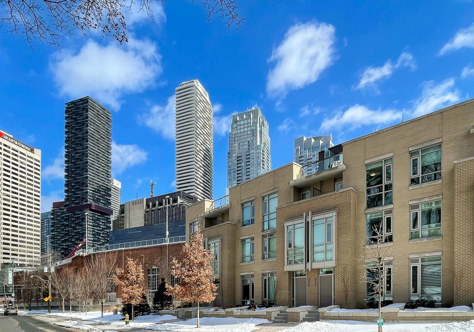 223-duplex-avenue-toronto-ontario-c12554628
