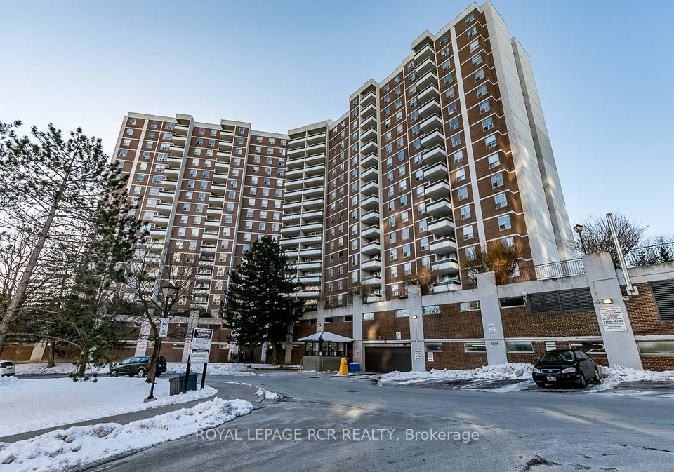 5-shady-golfway-east-york-ontario-c12554636