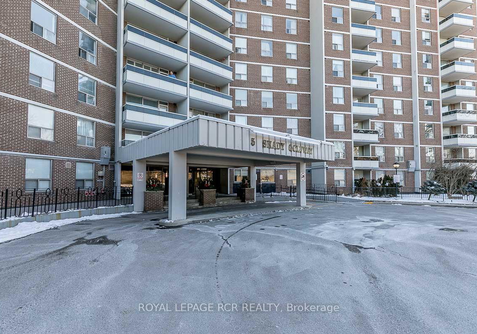 5-shady-golfway-east-york-ontario-c12554636