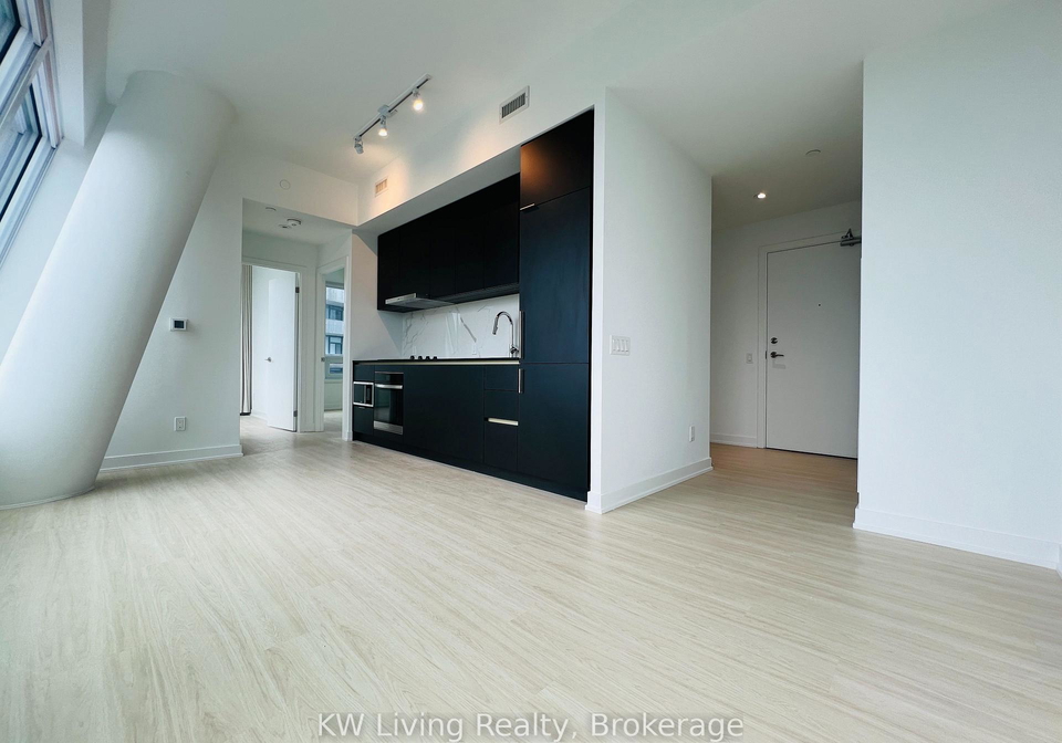 8-wellesley-street-w-toronto-ontario-c12554970