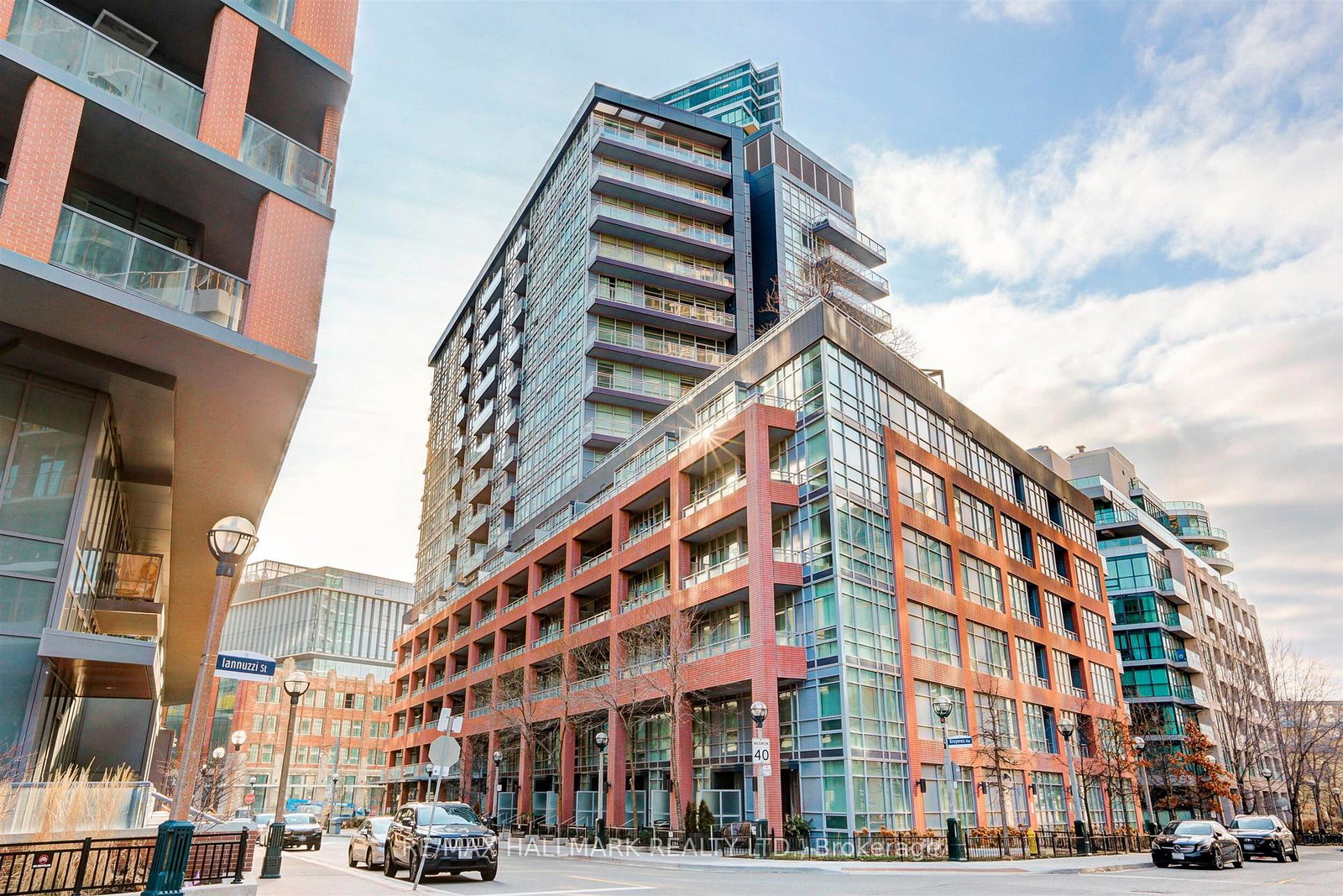 15-bruyeres-mews-toronto-ontario-c12555280