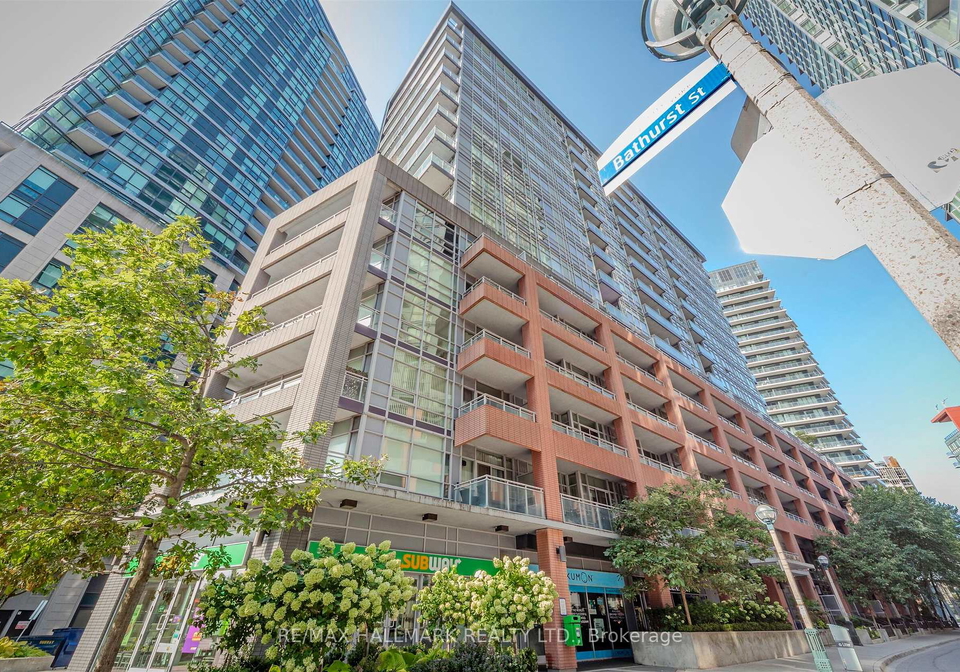 15-bruyeres-mews-toronto-ontario-c12555280