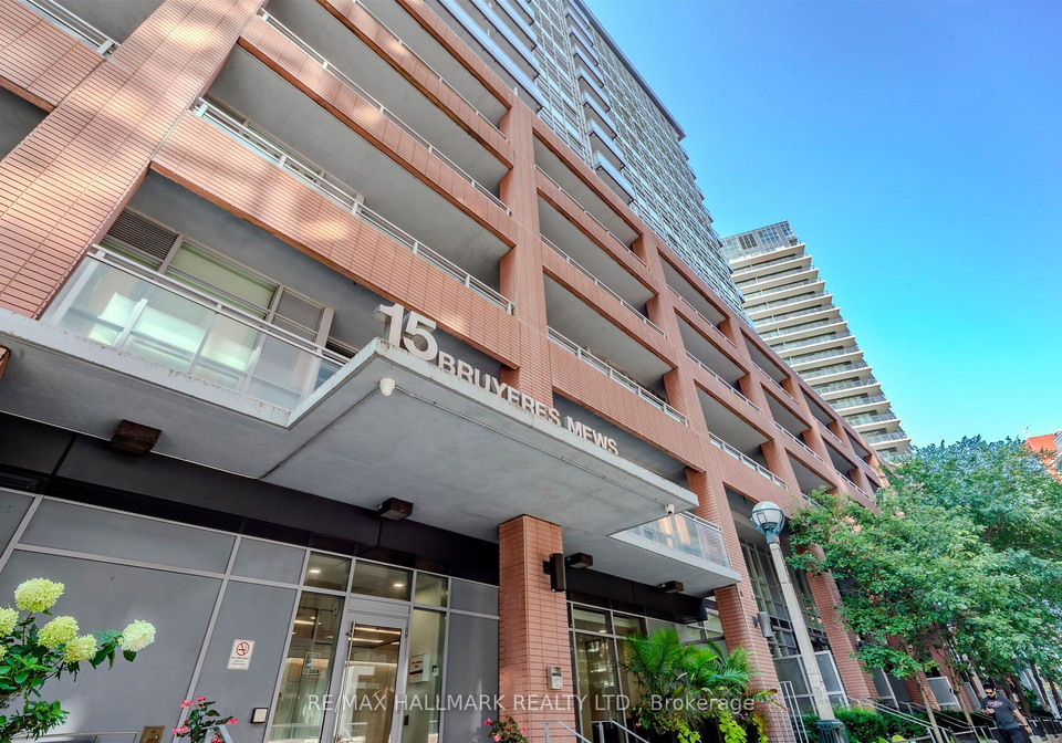 15-bruyeres-mews-toronto-ontario-c12555280