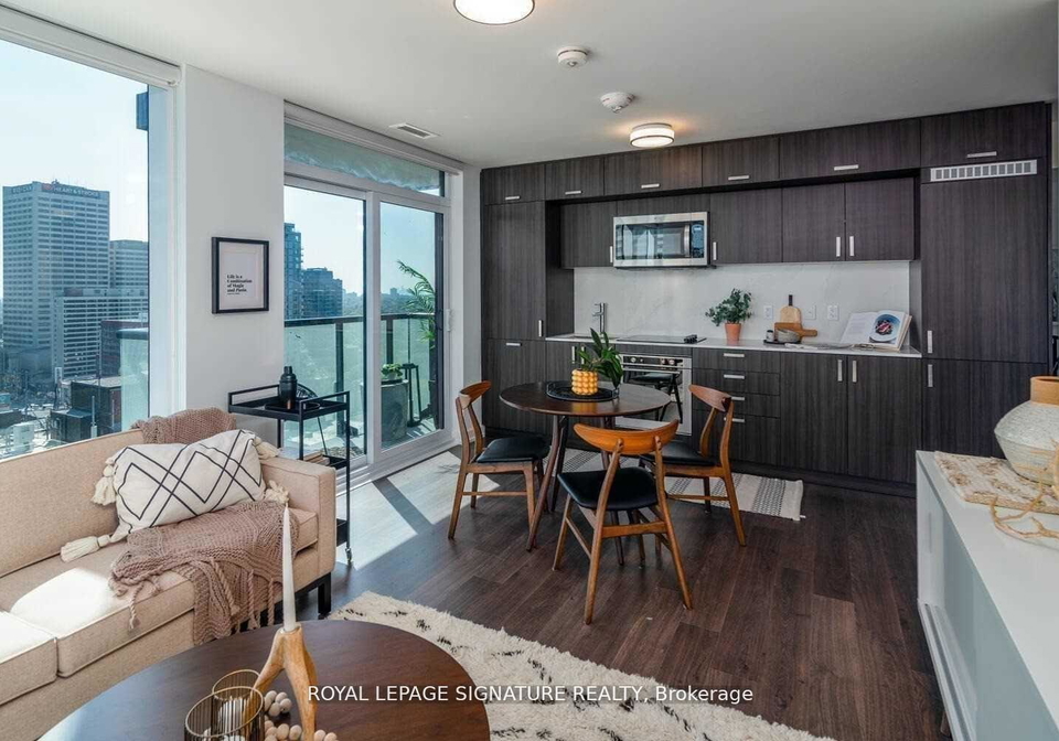 18-erskine-avenue-toronto-ontario-c12555500