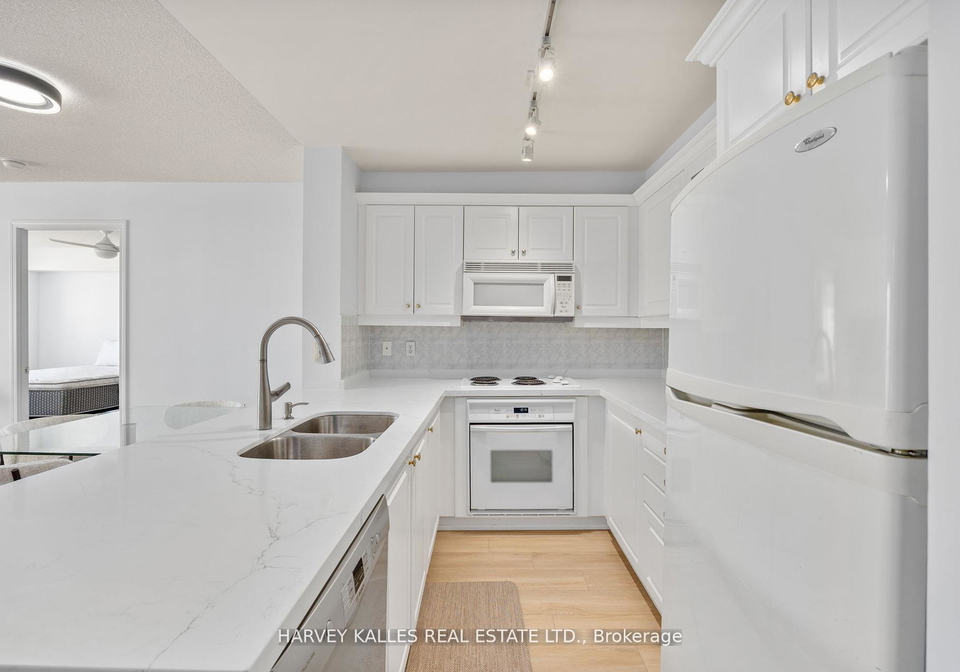 18-wanless-avenue-toronto-ontario-c12555842
