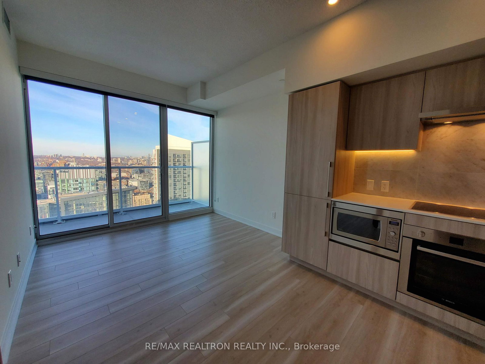 17-bathurst-street-toronto-ontario-c12556344