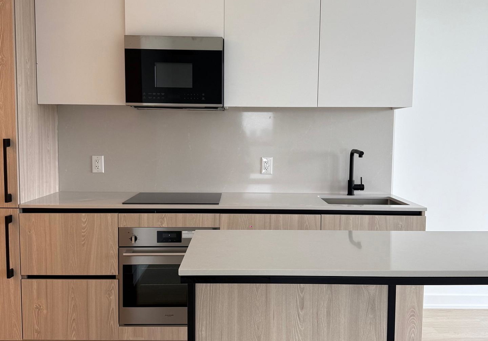 699-sheppard-avenue-e-north-york-ontario-c12556492