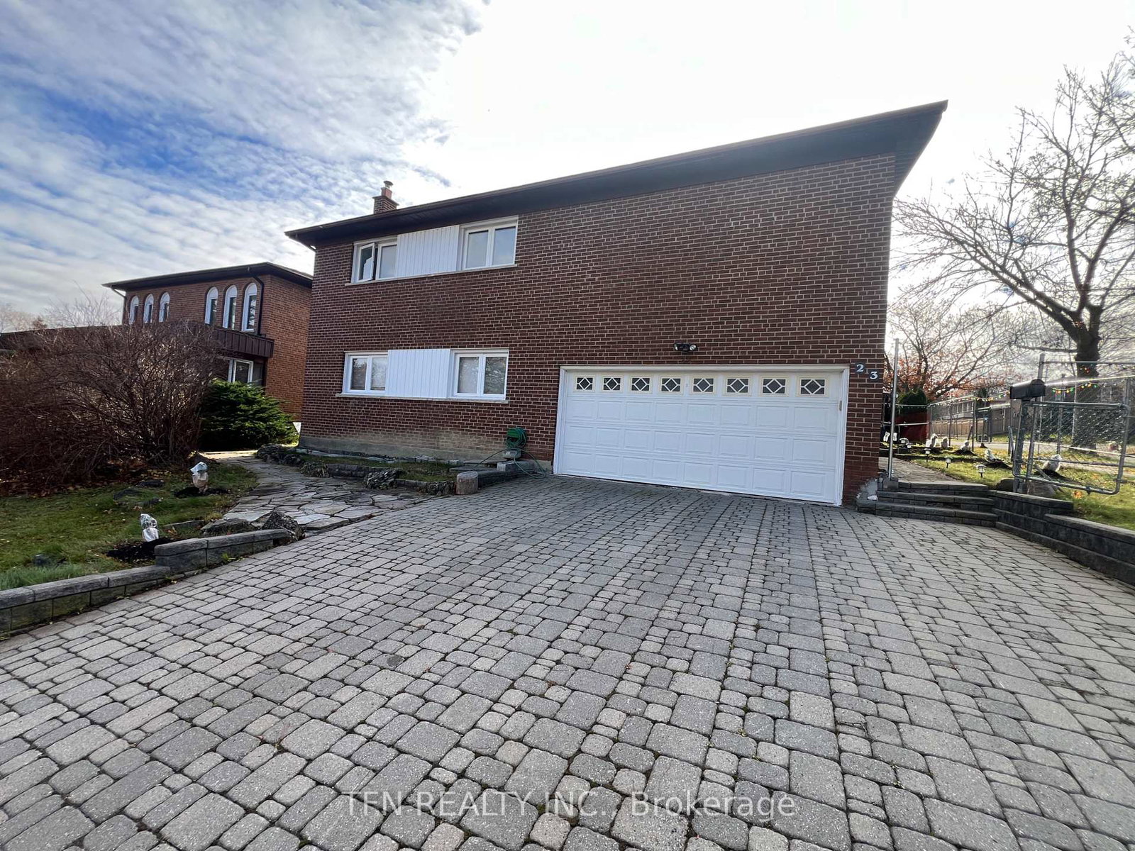 23-beardmore-crescent-north-york-ontario-c12556608