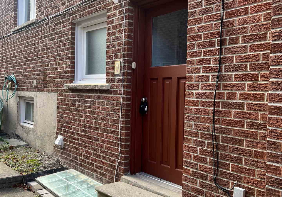 23-beardmore-crescent-north-york-ontario-c12556608