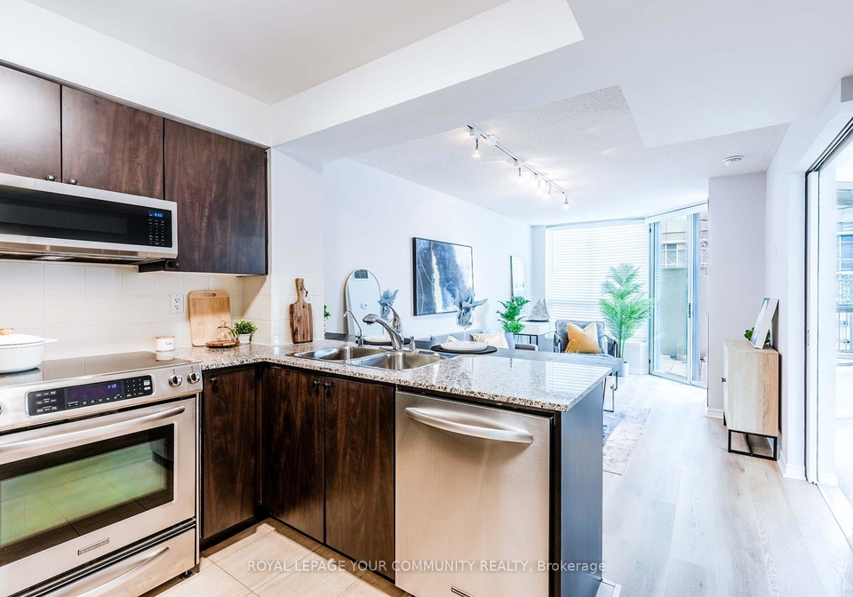 228-queens-quay-w-toronto-ontario-c12556708