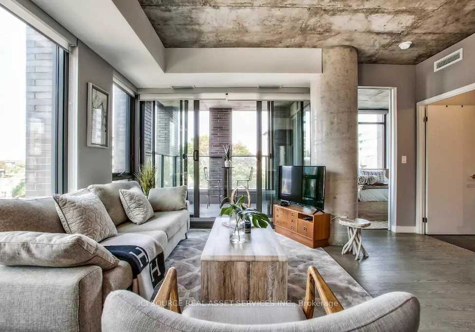 111-bathurst-street-toronto-ontario-c12557592