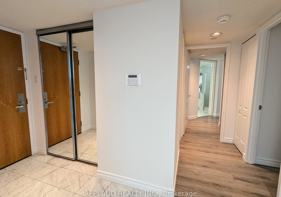 38-elm-street-toronto-ontario-c12557654