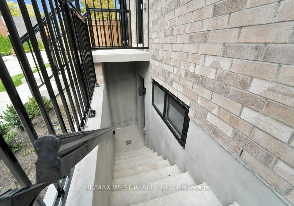 661-winona-drive-toronto-ontario-c12558976