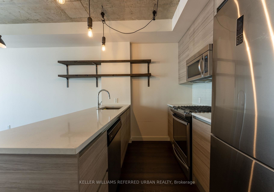 111-bathurst-street-toronto-ontario-c12559106