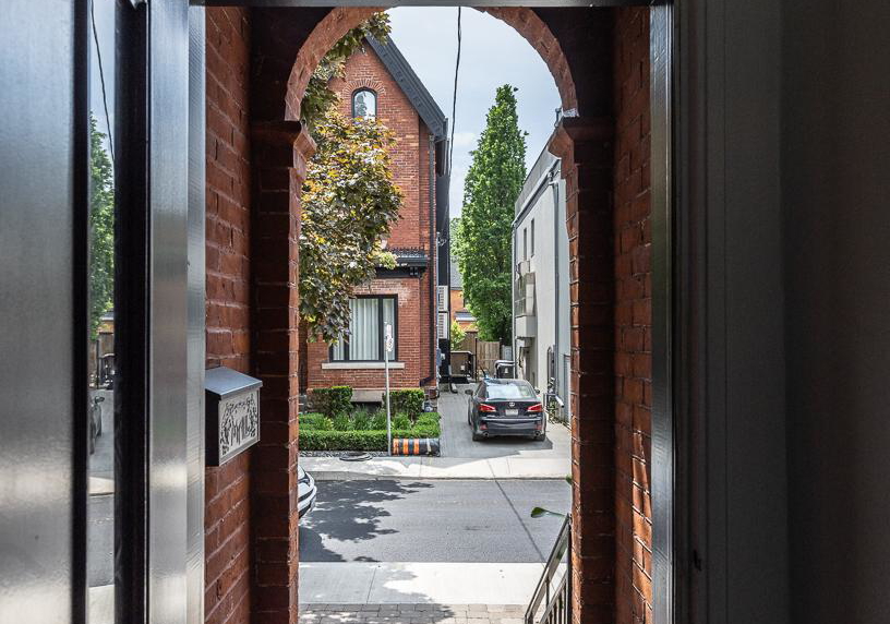 16-boswell-avenue-toronto-ontario-c12559154