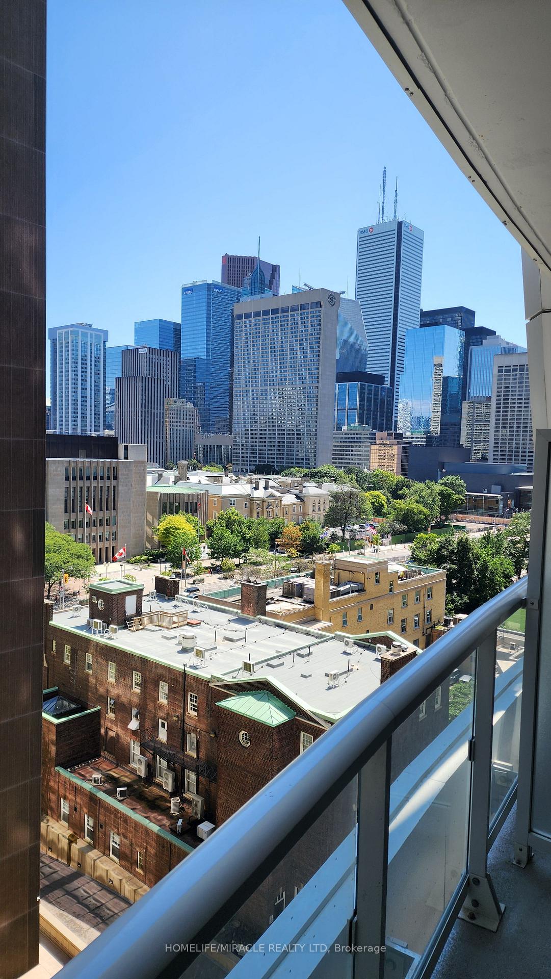 230-simcoe-street-toronto-ontario-c12559910