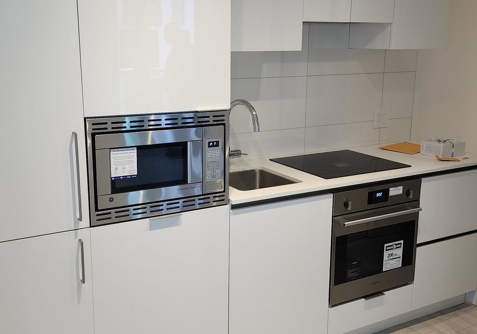 230-simcoe-street-toronto-ontario-c12559910