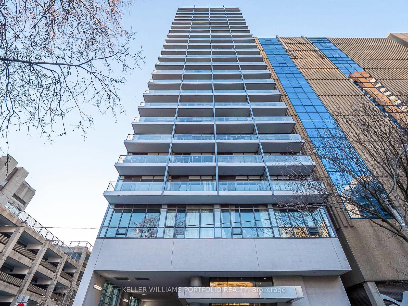 210-simcoe-street-toronto-ontario-c12559964
