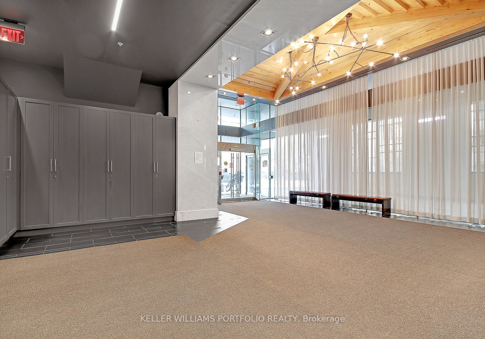 210-simcoe-street-toronto-ontario-c12559964