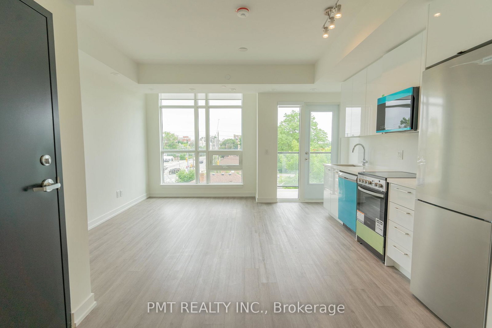 851-sheppard-avenue-w-toronto-ontario-c12560006