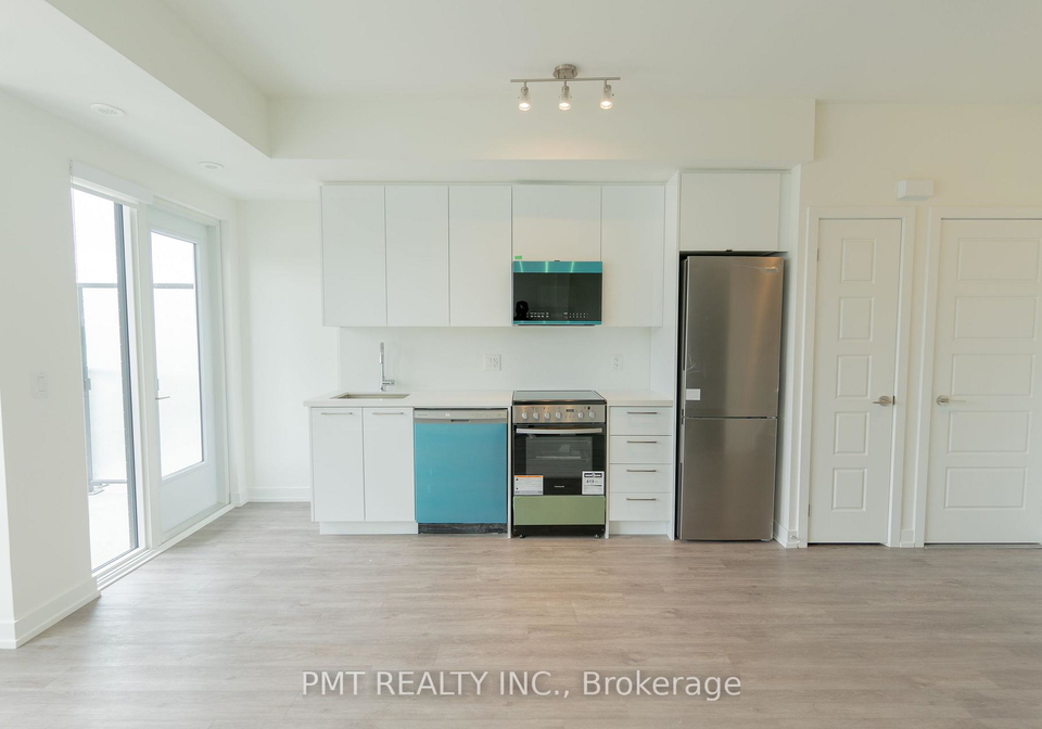 851-sheppard-avenue-w-toronto-ontario-c12560006