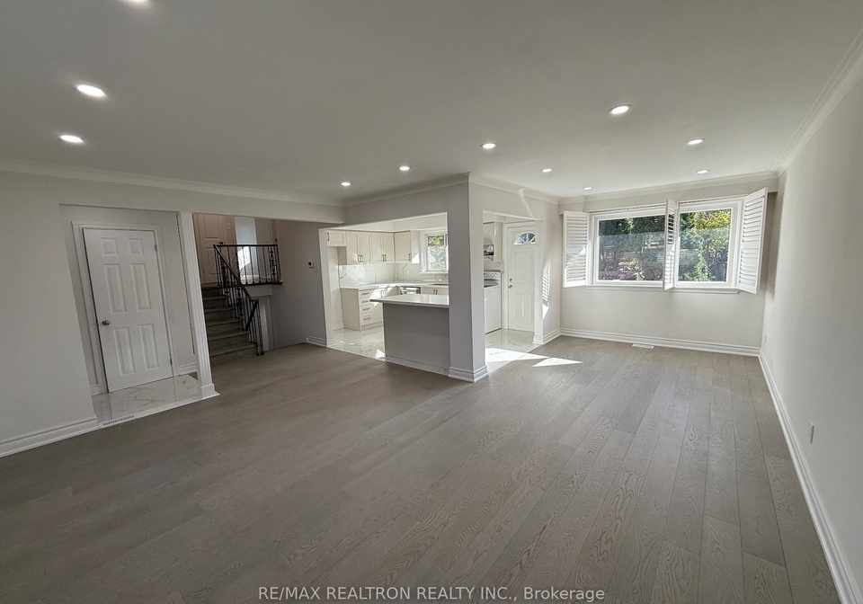5-silverview-drive-north-york-ontario-c12560256