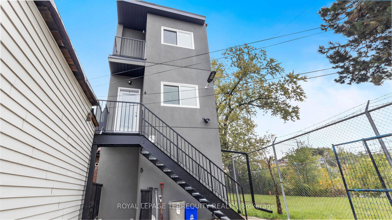 646-lansdowne-avenue-toronto-ontario-c12560294