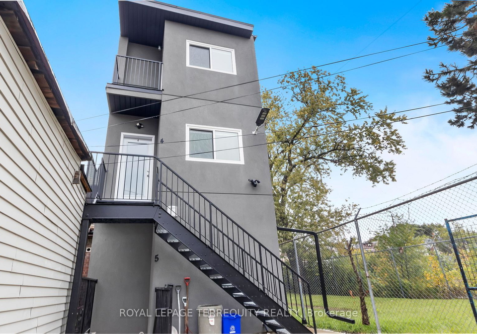646-lansdowne-avenue-toronto-ontario-c12560294