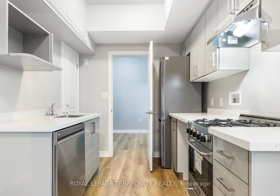 646-lansdowne-avenue-toronto-ontario-c12560294