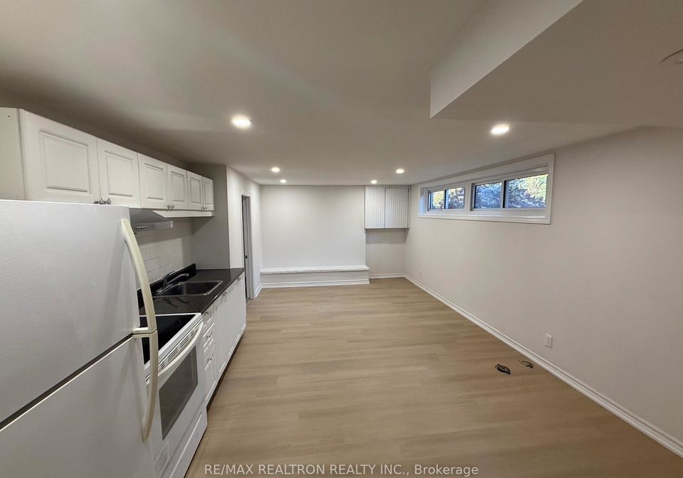5-silverview-drive-north-york-ontario-c12560320