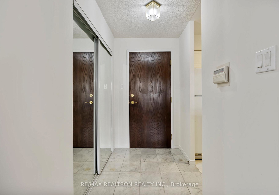 800-sheppard-avenue-w-toronto-ontario-c12560466